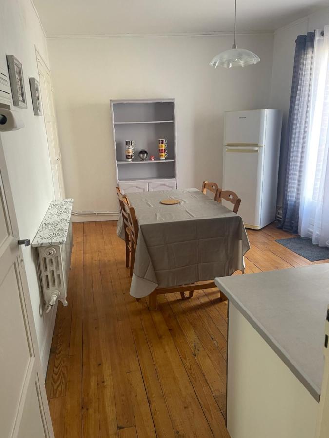 Erliz Apartment โนยง ภายนอก รูปภาพ